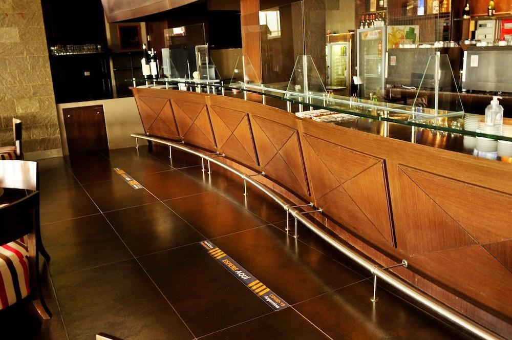 Rayentray Grand Hotel ปวยร์โตมาดริน ภายนอก รูปภาพ