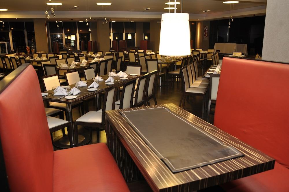 Rayentray Grand Hotel ปวยร์โตมาดริน ภายนอก รูปภาพ