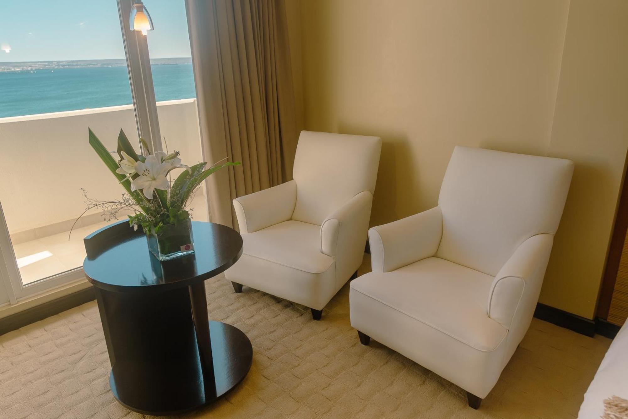 Rayentray Grand Hotel ปวยร์โตมาดริน ภายนอก รูปภาพ