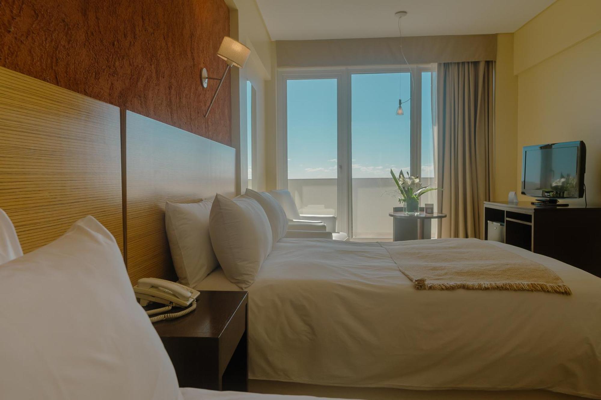 Rayentray Grand Hotel ปวยร์โตมาดริน ภายนอก รูปภาพ