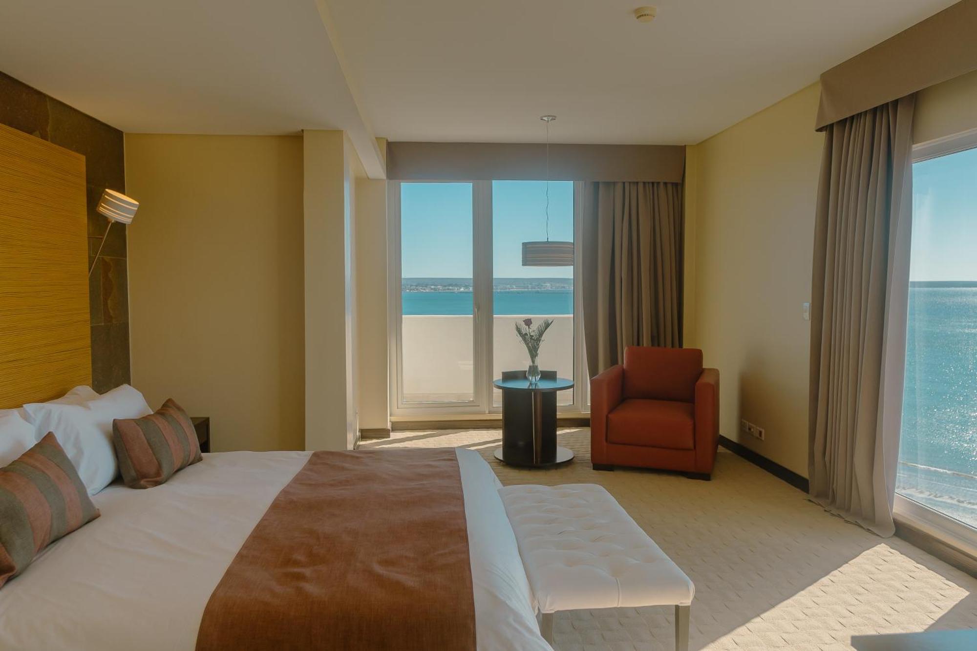 Rayentray Grand Hotel ปวยร์โตมาดริน ภายนอก รูปภาพ