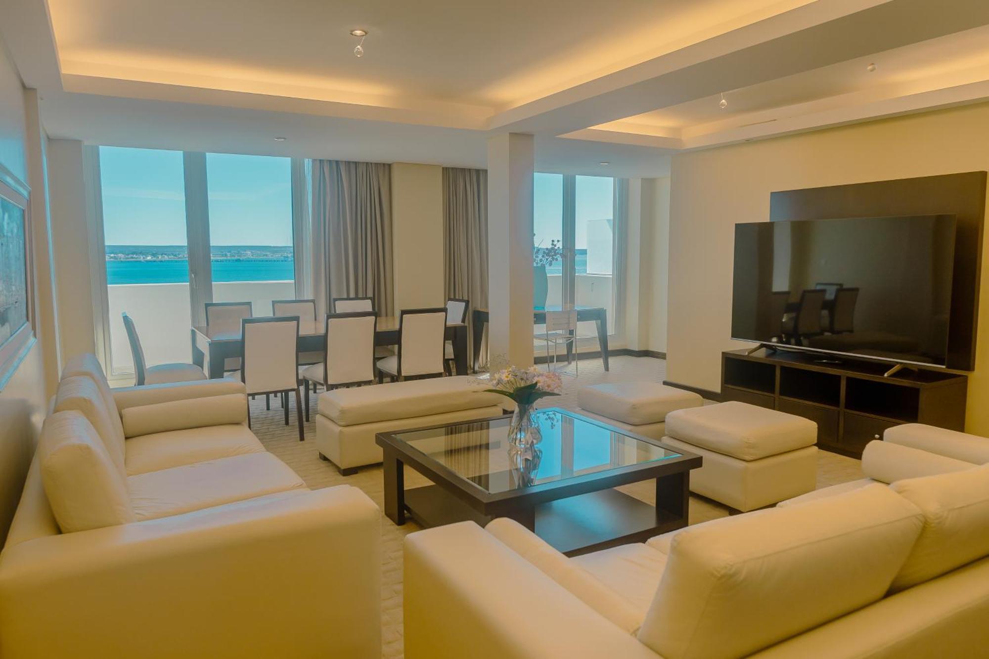 Rayentray Grand Hotel ปวยร์โตมาดริน ภายนอก รูปภาพ